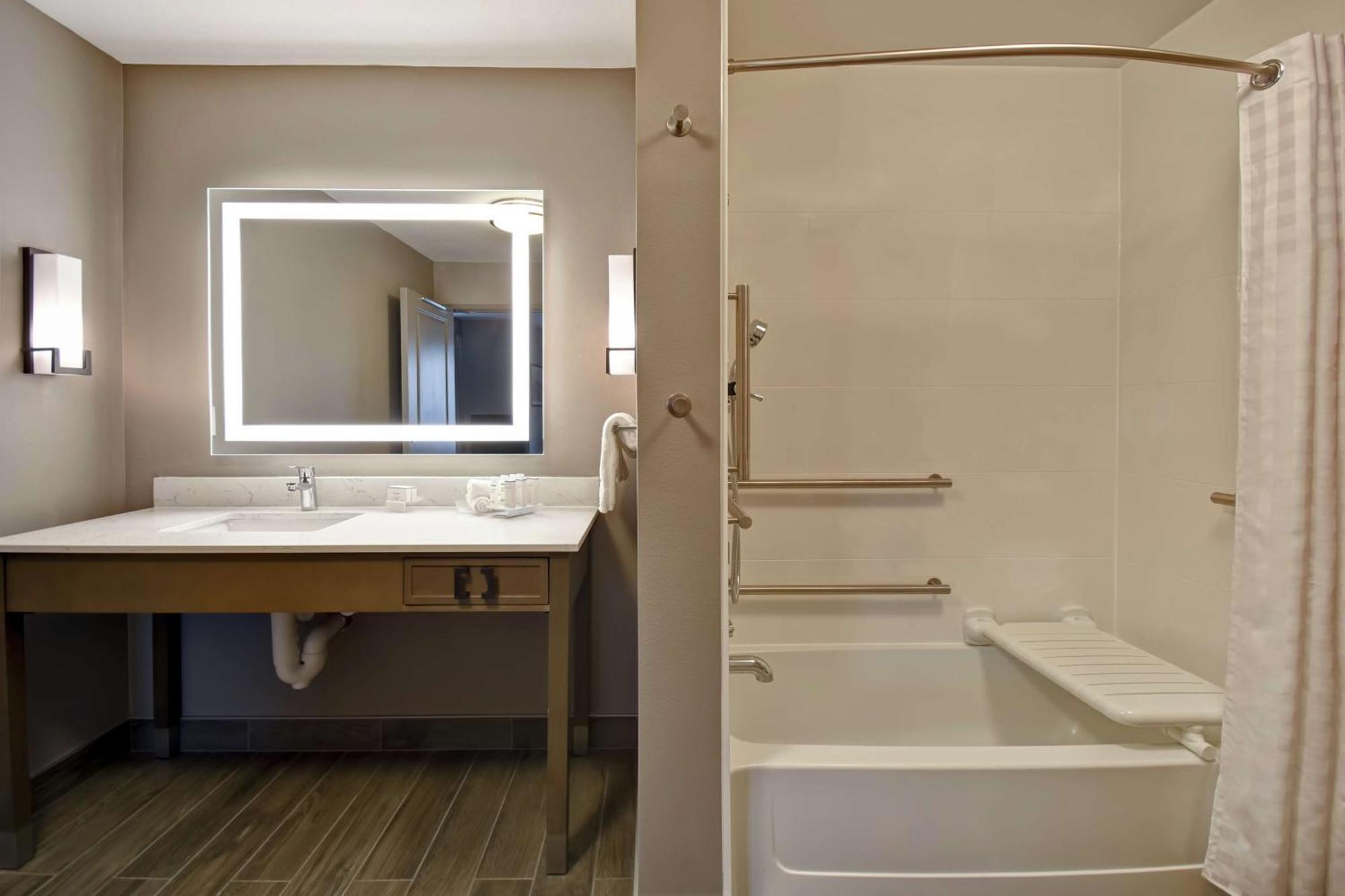 Homewood Suites By Hilton Orange New Haven Екстериор снимка